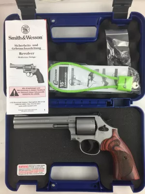 Smith & Wesson Modell 686-6 International Lauflänge 6" Kaliber .357Mag
