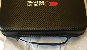 DAA CED Carbon Kurzwaffentasche mit fest eingebautem Zahlenschloss.